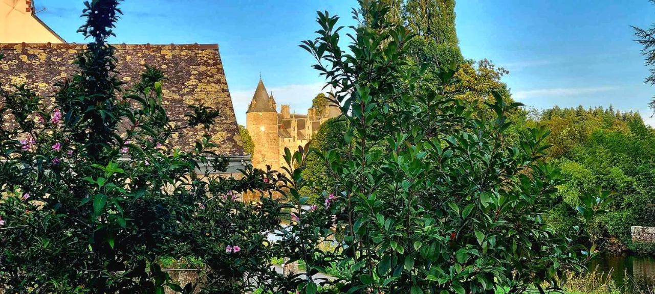 Gite Maisonnette- Et A Cote Coule Une Riviere Жослен Экстерьер фото